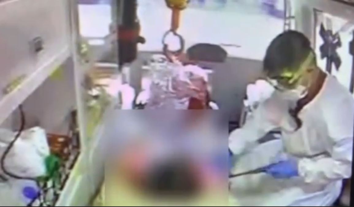 桃園市今早傳出有3人接種高端疫苗後出現身體不適現象，其中2人送醫觀察，1人在場休息後自行離去。 圖：桃園市政府消防局/提供