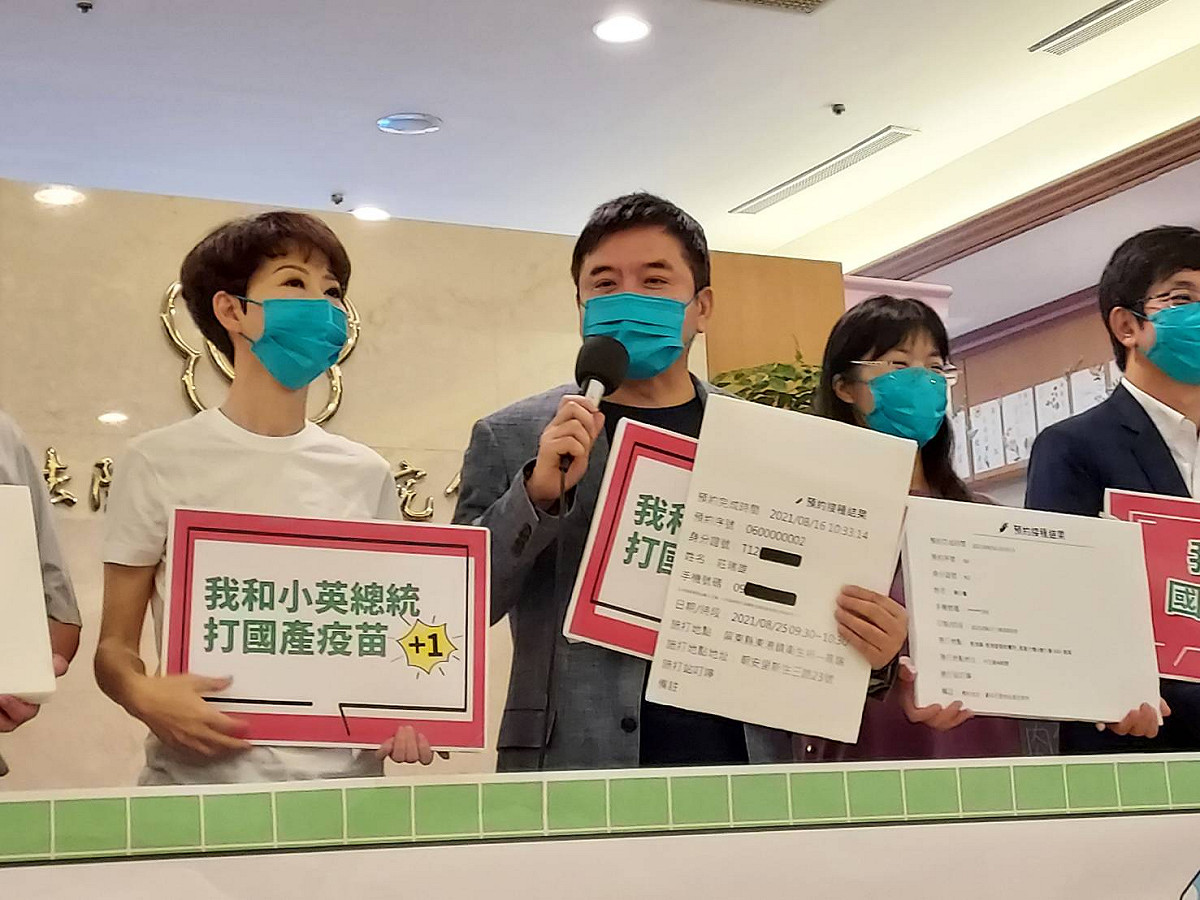 莊瑞雄說，國家元首施打疫苗，找最幹練、最有經驗的人幫總統施打非常合理。 圖：陳佩君／攝