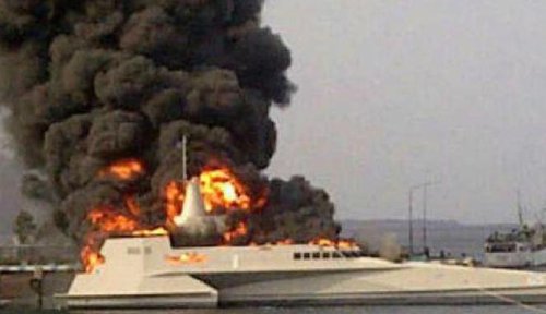 2012年9月28日原型艦「克勒旺號(KRI Klewang-625)」不明原因遭大火焚毀。 圖：翻攝印尼海軍官網(資料照片)