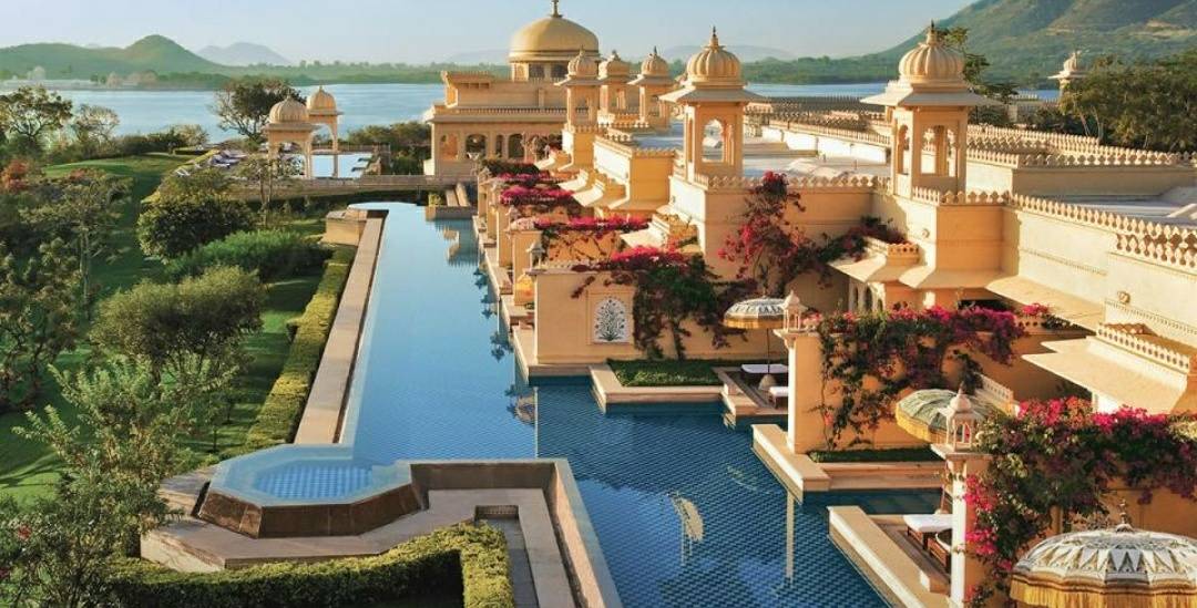 高雄海鮮曾獲國際旅遊網站booking.com專文推薦。 圖：翻攝網站