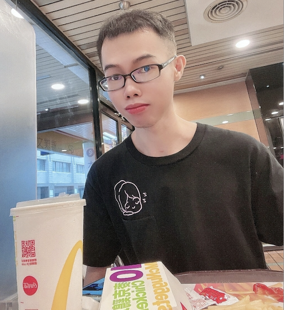 鄧佳華日前發文宣布自己已離開日月光。 圖：翻攝自鄧佳華FB