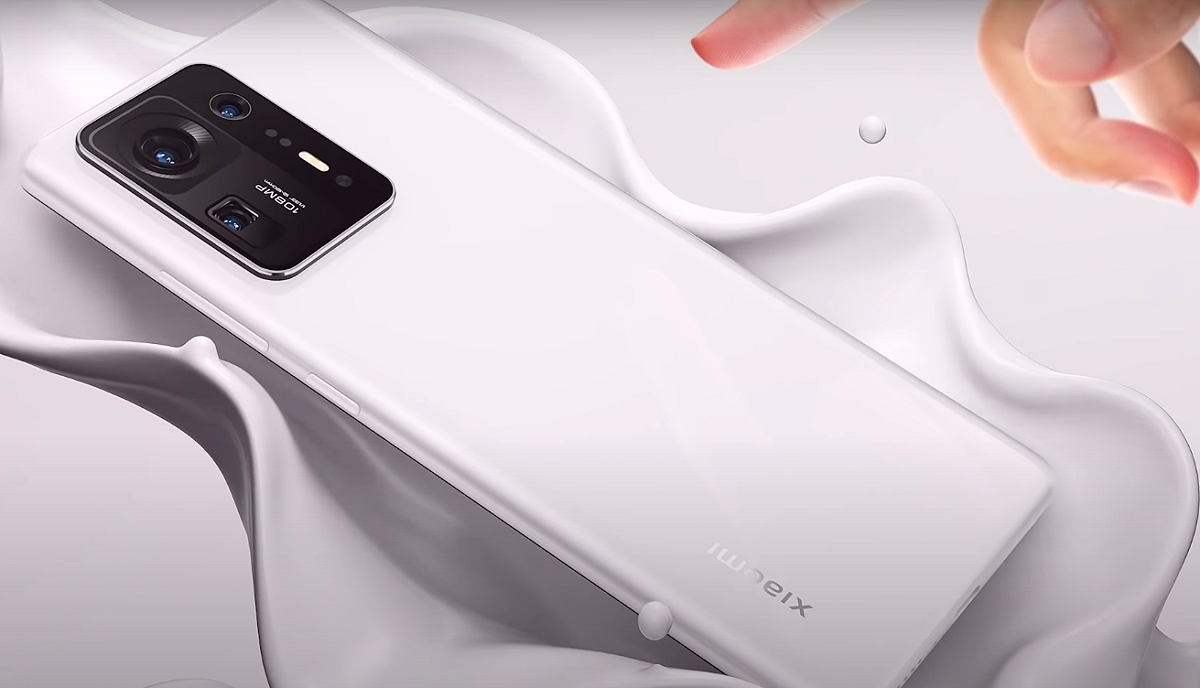 小米MIX 4新機捨棄「MI」標誌，改印上「xiaomi」Logo。 圖：翻攝自Xiaomi YouTube頻道