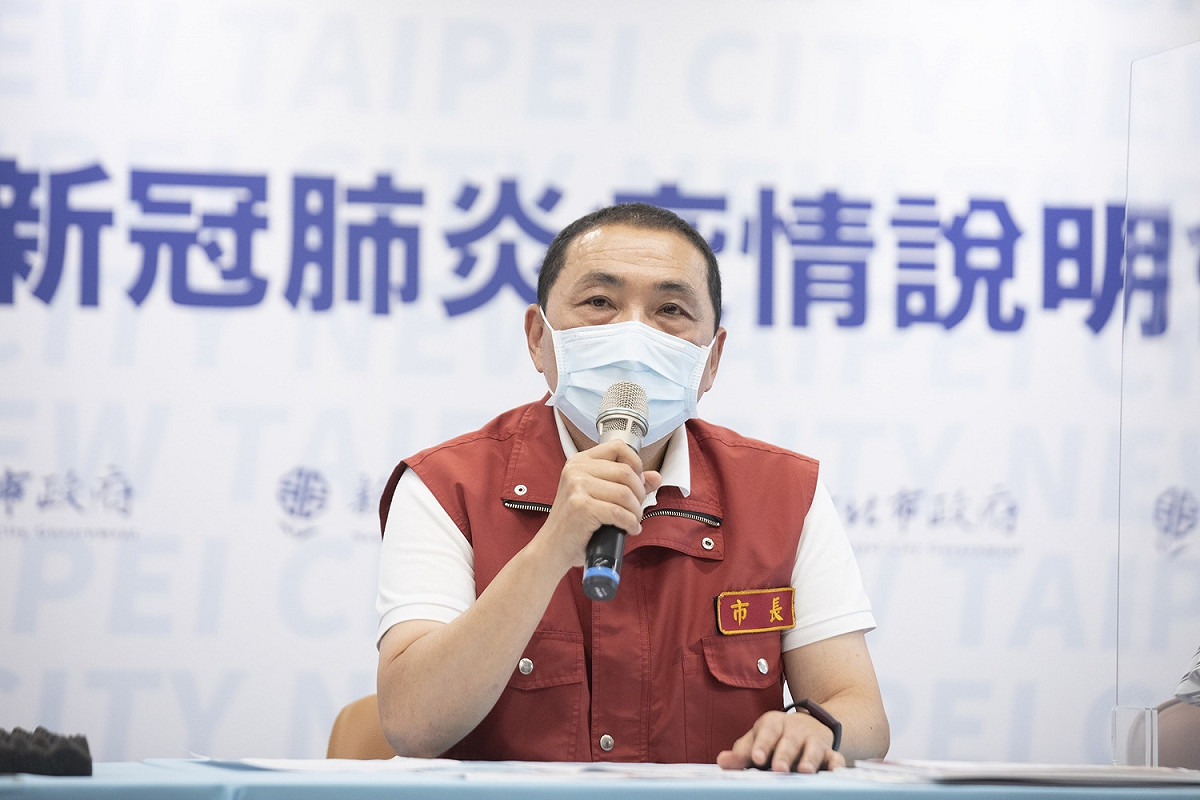 侯友宜說明新北警方積極查緝走私肉品，防堵非洲豬瘟入侵台灣可能。 圖：新北市政府／提供