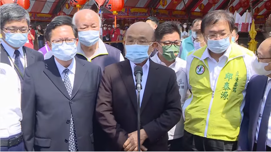 行政院長蘇貞昌今（27）天上午到新竹縣出席「2021義民爺祭祀大典」前受訪。 圖：擷自直播畫面
