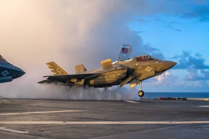 美利堅號兩棲突擊艦載有F-35B「閃電II戰鬥機」。 圖：翻攝美國海軍