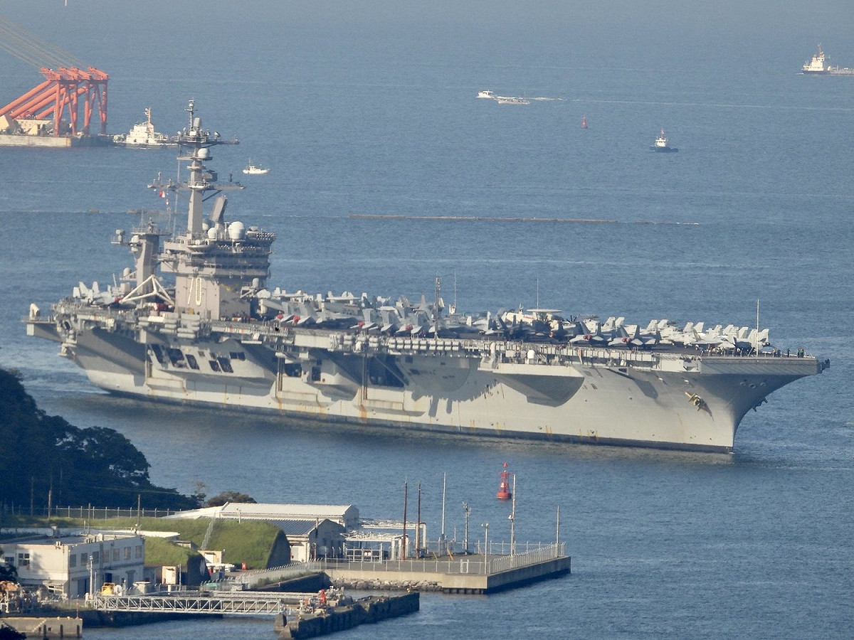 牽制中國 美航艦卡爾文森號睽違18年泊靠橫須賀