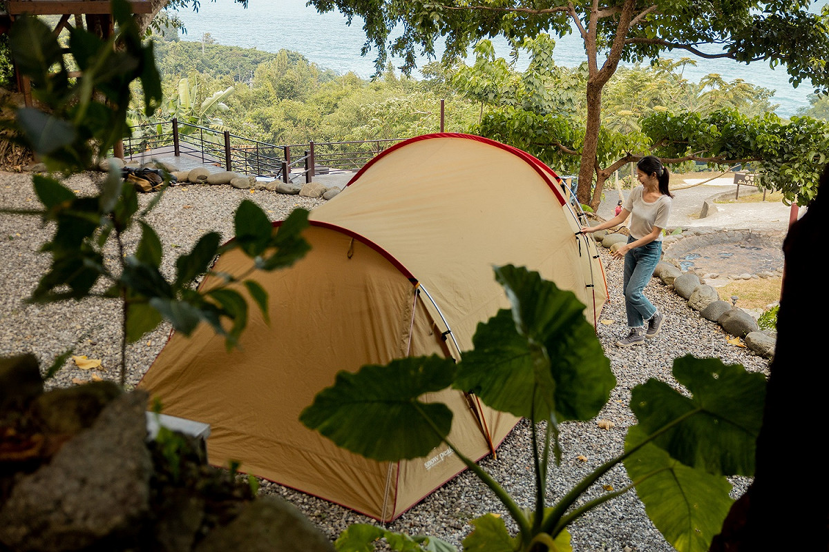 享受山海環抱、吸收森林芬多精在高山森林中露營。 圖：東管處／提供