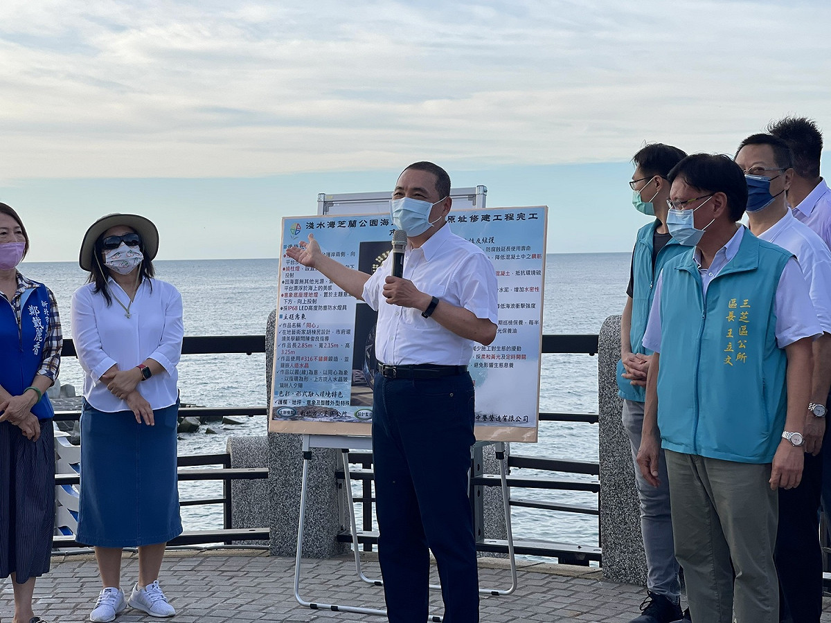 侯友宜表示，芝蘭公園是青春山海線的重要節點，遼闊海景向來深刻遊客心中，觀光效益顯著。 圖：新北市民政局提供