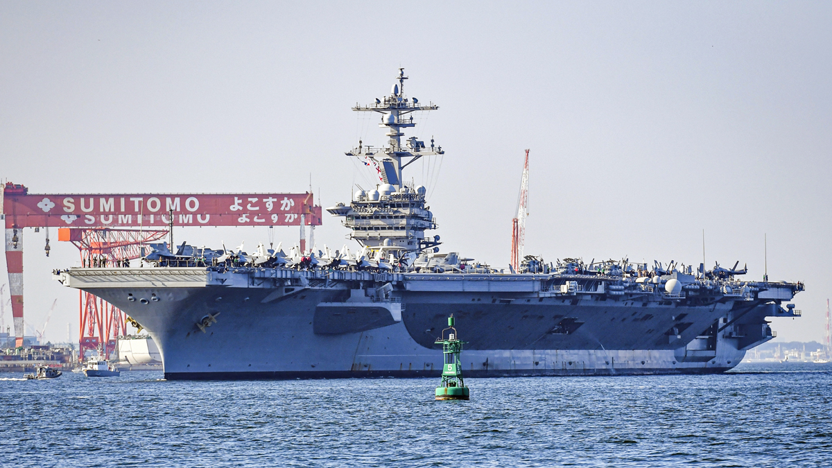 航空母艦「卡爾文森號(CVN-70)」，照片上可以看到艦上「滿載」各式戰機。 圖：翻攝U.S. Pacific Fleet推特