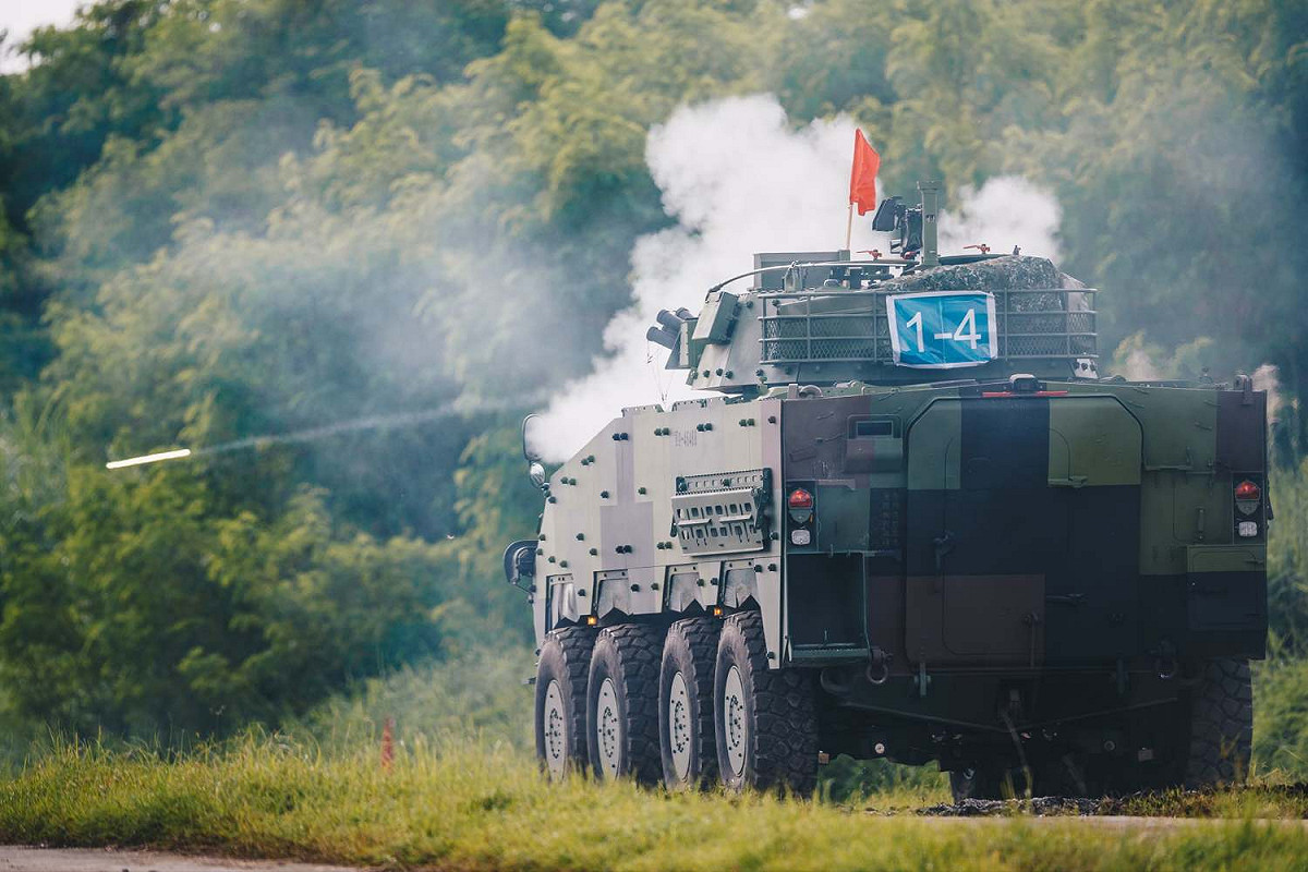 CM-34雲豹30機砲戰鬥車實彈射擊訓練。 圖：軍聞社提供