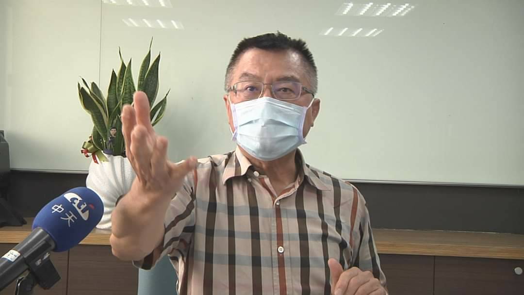 黃義霖指康裕成收賄500萬遭起訴。 圖：翻攝臉書