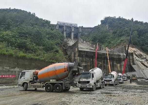 目前正緊急搶修。 圖: 翻攝自時刻新聞推特
