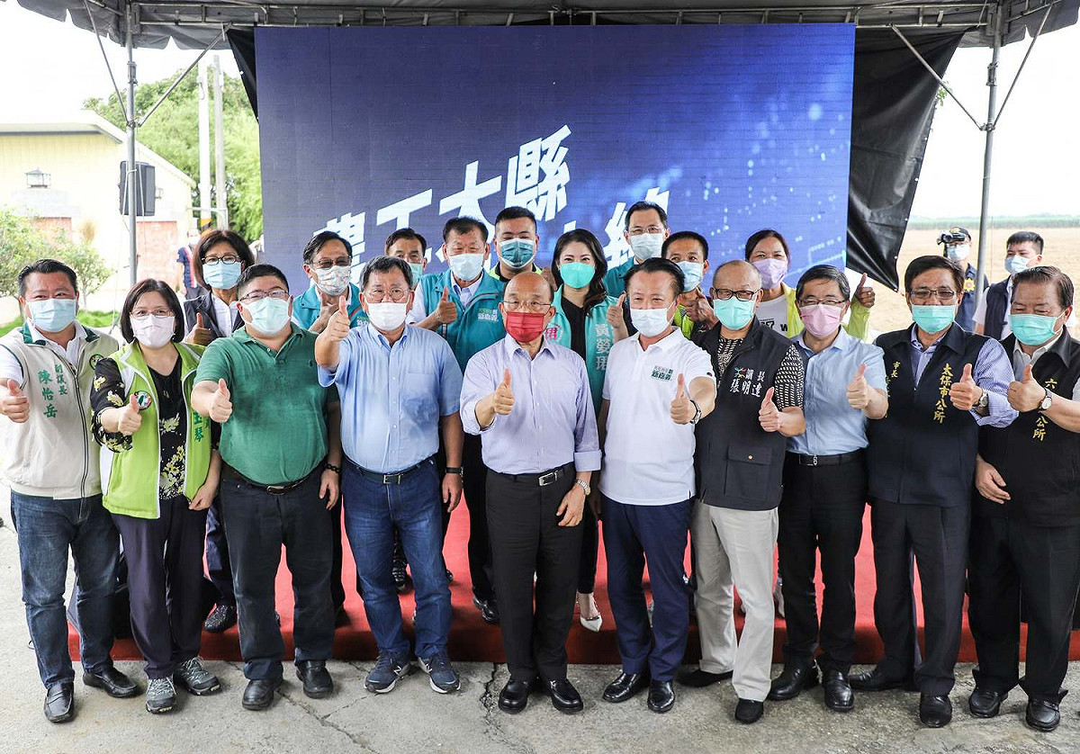 行政院長蘇貞昌宣布，嘉義科學園區將設立在台糖太保農場。 圖:翻攝至翁章梁臉書