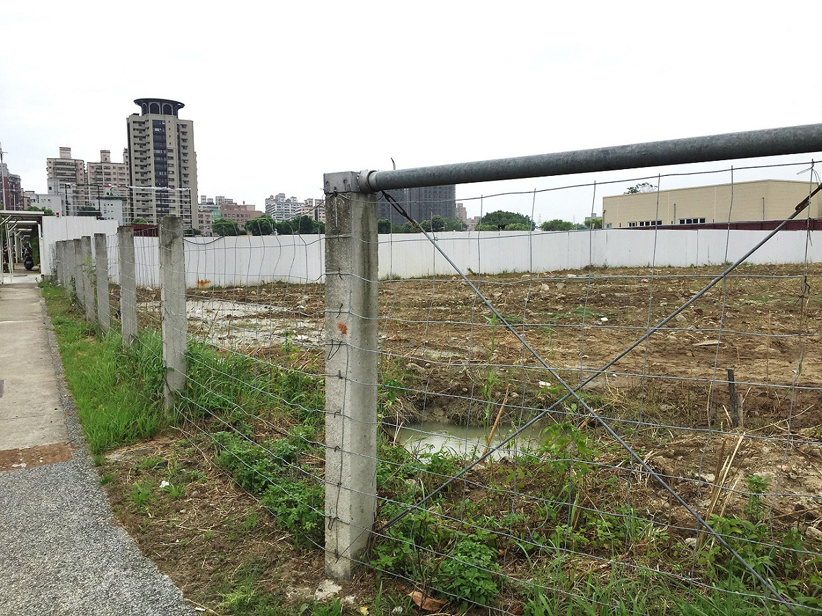 這次招商期望能與整體重劃區都市環境融合，並吸引親子娛樂、寵物生活、眼鏡等特色獨立與主題店投資。 圖：新北市經發局提供