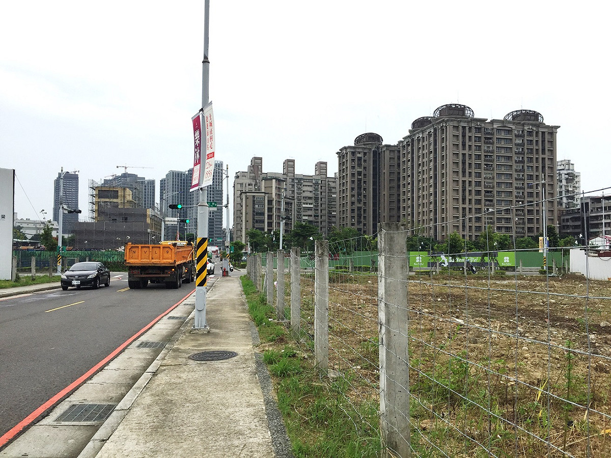 位處土城重劃區精華地段之「新北市土城區明德段國有土地招商案」，於今(110)年8月31日至11月13日止，辦理公告招商。 圖：新北市經發局提供