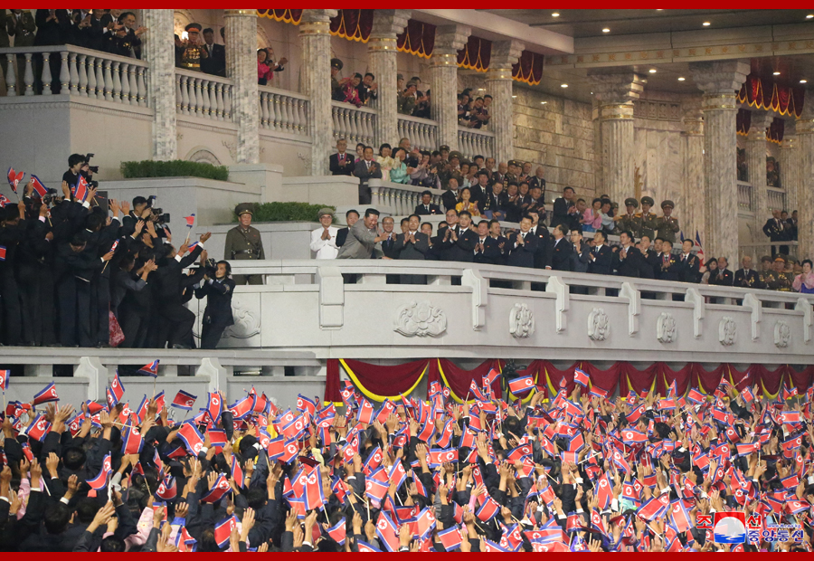 金正恩出席73 週年國慶典禮。 圖 : 翻攝自朝中社