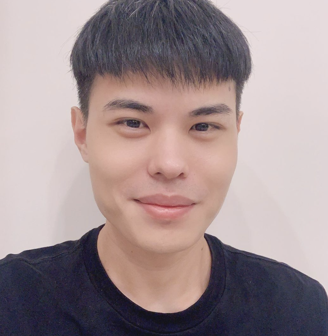 聖結石突然宣布個人服飾品牌結束營業。 圖：翻攝IG/聖結石