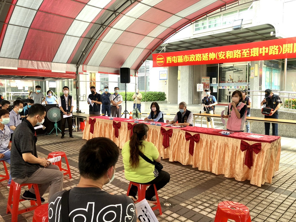 民進黨市議員陳淑華質疑用地徵收價格偏低、地價評定黑箱作業，大財團的土地與農民農地的徵收價格竟相差20多萬，形同是欺負農民。 市議員陳淑華/提供