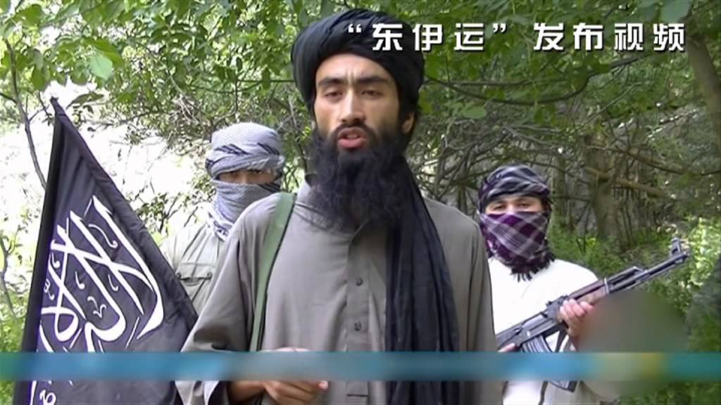 東伊運組織成員以維吾爾族人為主，其目標是在整個突厥斯坦（包括中國新疆和中亞各國）建立獨立的政教合一的伊斯蘭國家。 圖 : 翻攝自youtube