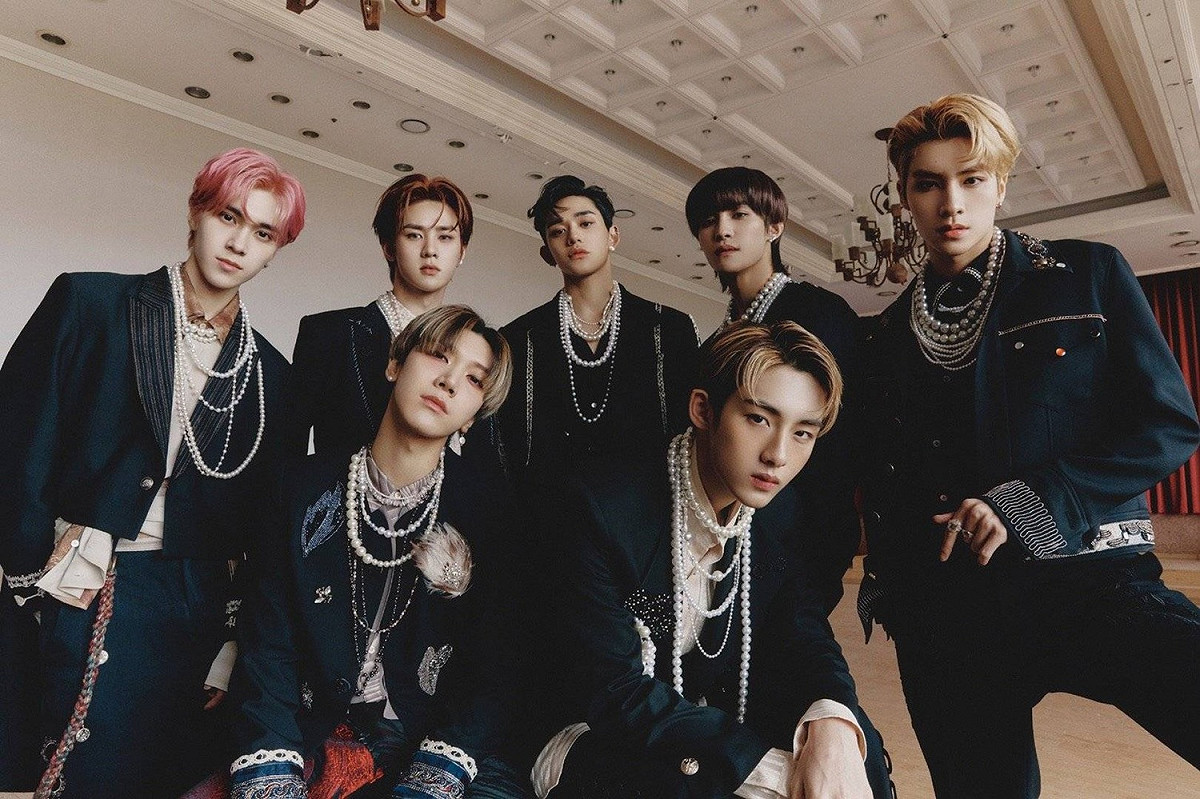 NCT中國子分隊威神V，也因Lucas(中後)的醜聞被迫取消中國行程。 圖：翻攝自微博