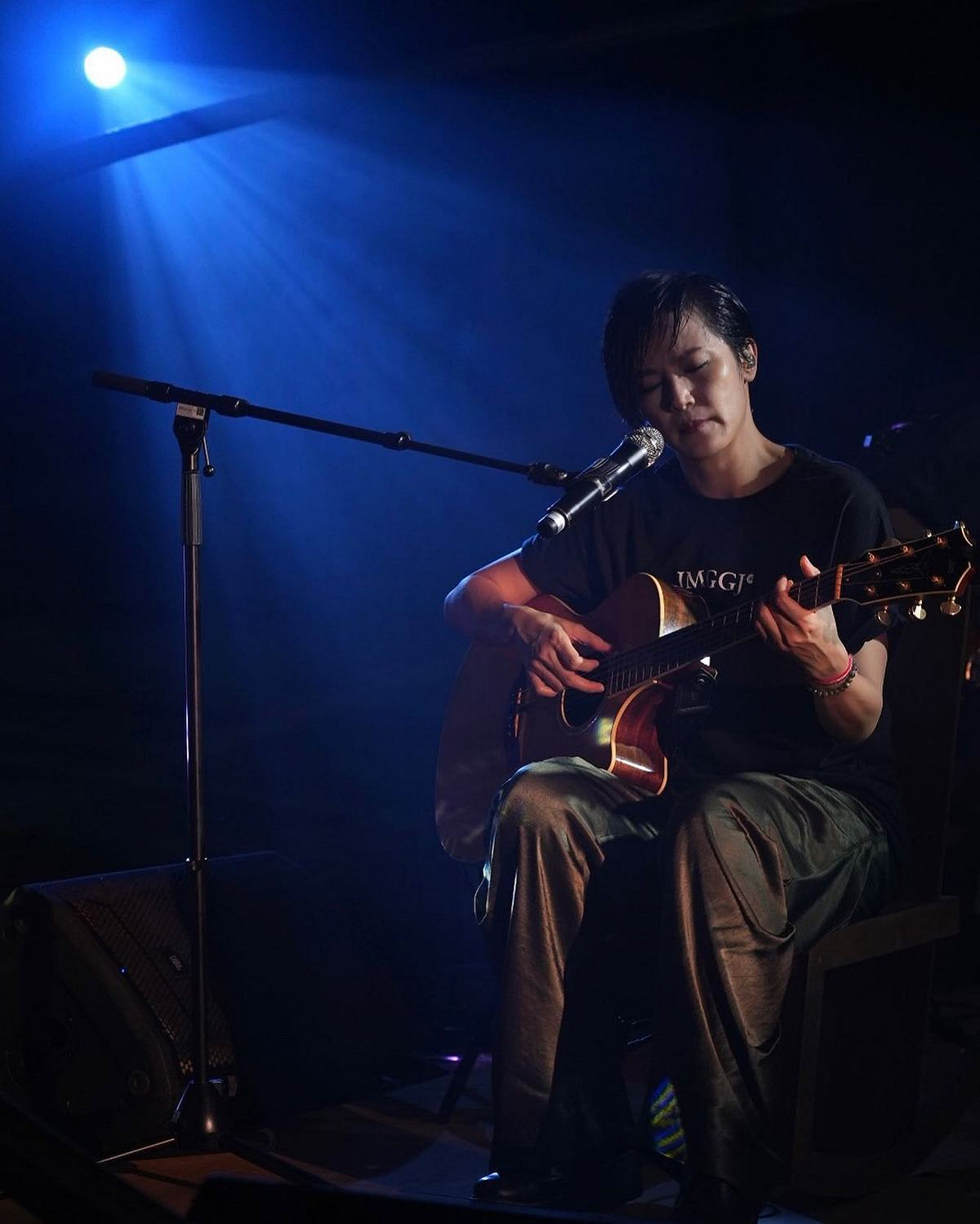 無懼中國打壓！支持民主運動的香港歌手何韻詩12日仍照原定計畫上網直播演唱會，她強調，「我唯一可以的事，就是繼續唱下去。」 圖：翻攝HOCC臉書
