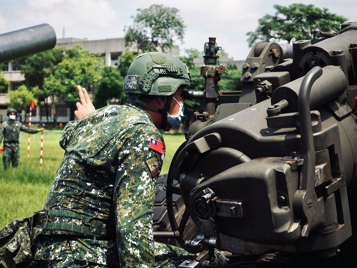 陸軍官兵依「程序、步驟、要領」演練射擊程序。 圖:翻攝自中華民國陸軍臉書