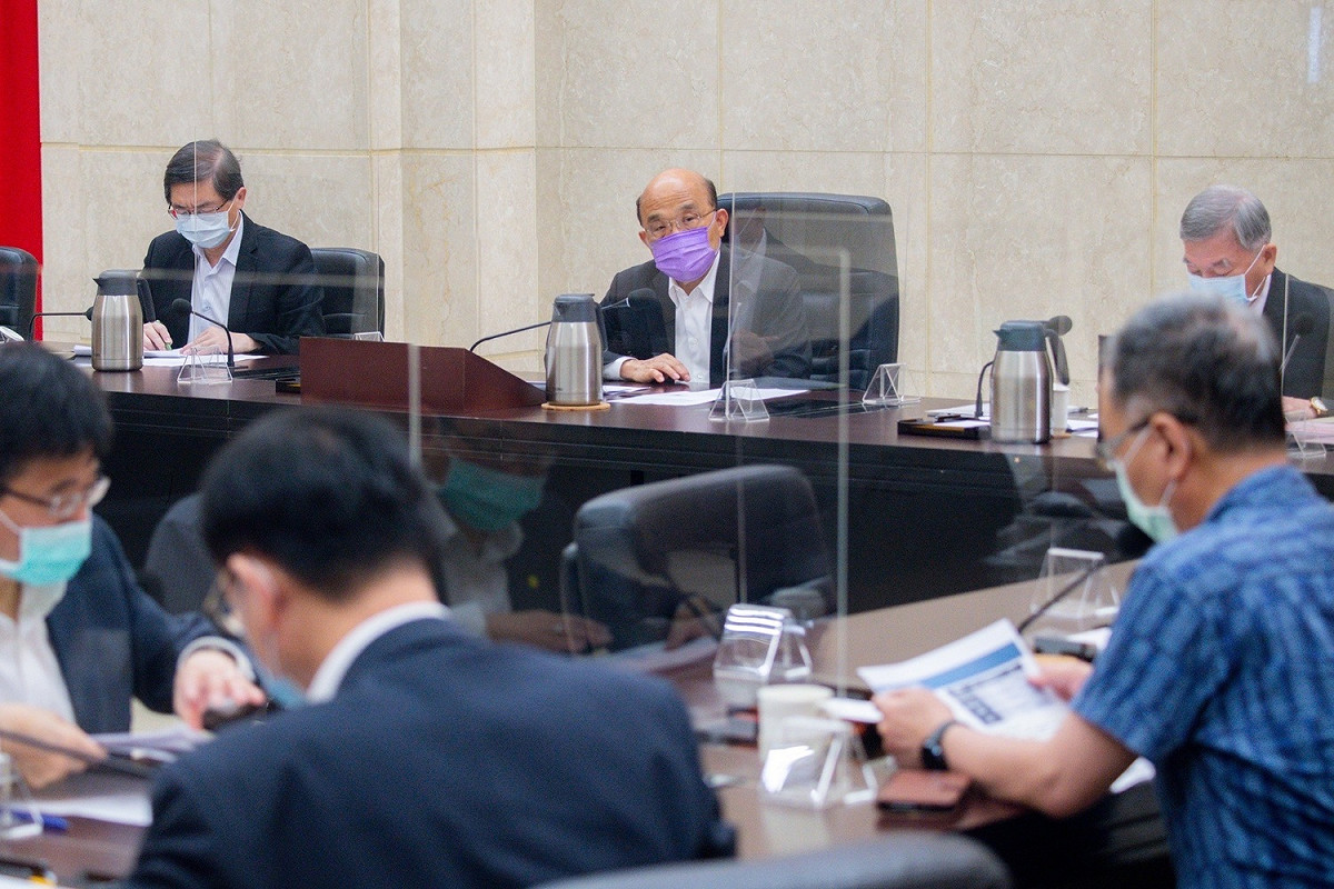 行政院長蘇貞昌今（13）日上午9時召開擴大防疫會議。 圖：行政院提供