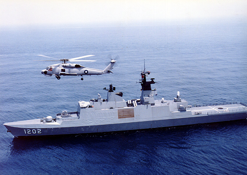 康定級巡防艦，主要執行台灣海峽周遭防空、反潛、護航、反封鎖及聯合水面截擊作戰。 圖：擷取自維基百科