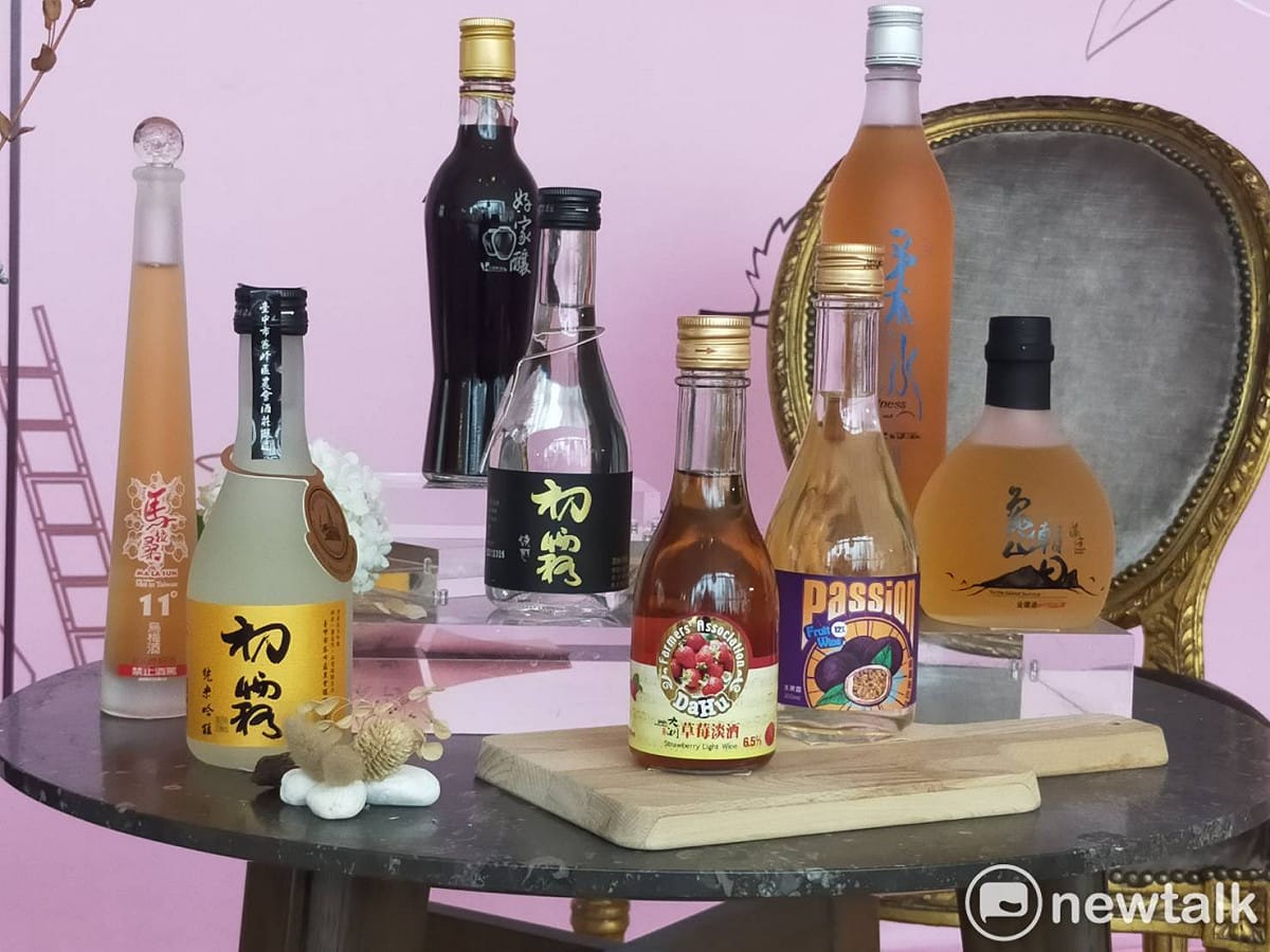 霧峰農會出品的初霧燒耐等15支農村美酒入選。 圖：唐復年/攝