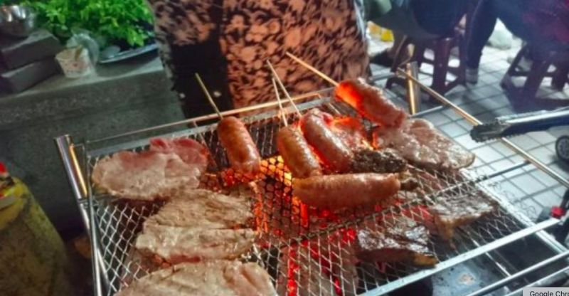 美女營養師高敏敏近日公開「21款烤肉食材」的熱量，而第一名不意外就是加工品之一的「百頁豆腐」，光油脂就佔了整條熱量的70％。（示意圖） 圖：NOWnews資料照片