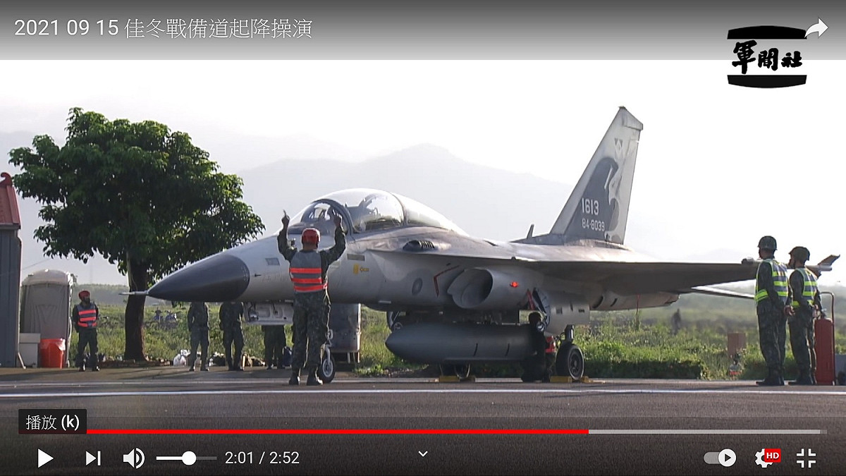 IDF搭載萬劍飛彈畫面 圖:翻拍自軍聞攝影片
