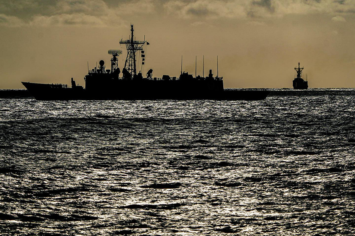 艦艇編隊遂行作戰任務。 圖：翻攝中華民國海軍臉書