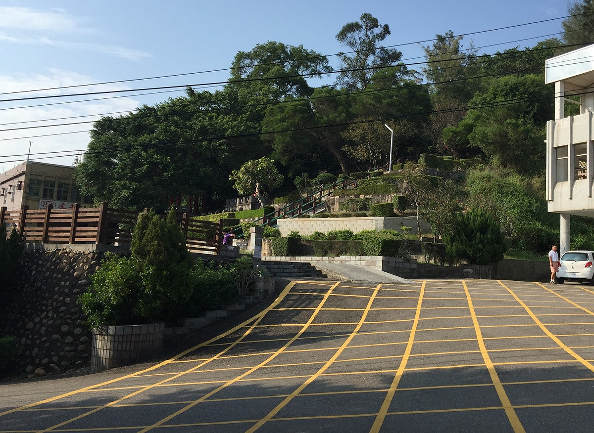 劍井廣場入口改善前。 圖：台中觀旅局／提供