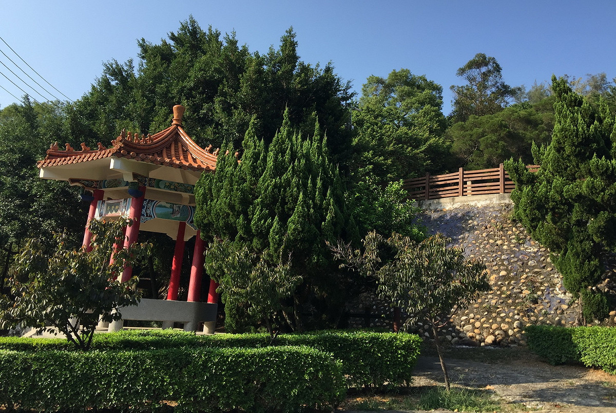 劍井廣場擋土牆改善前。 圖：台中觀旅局／提供