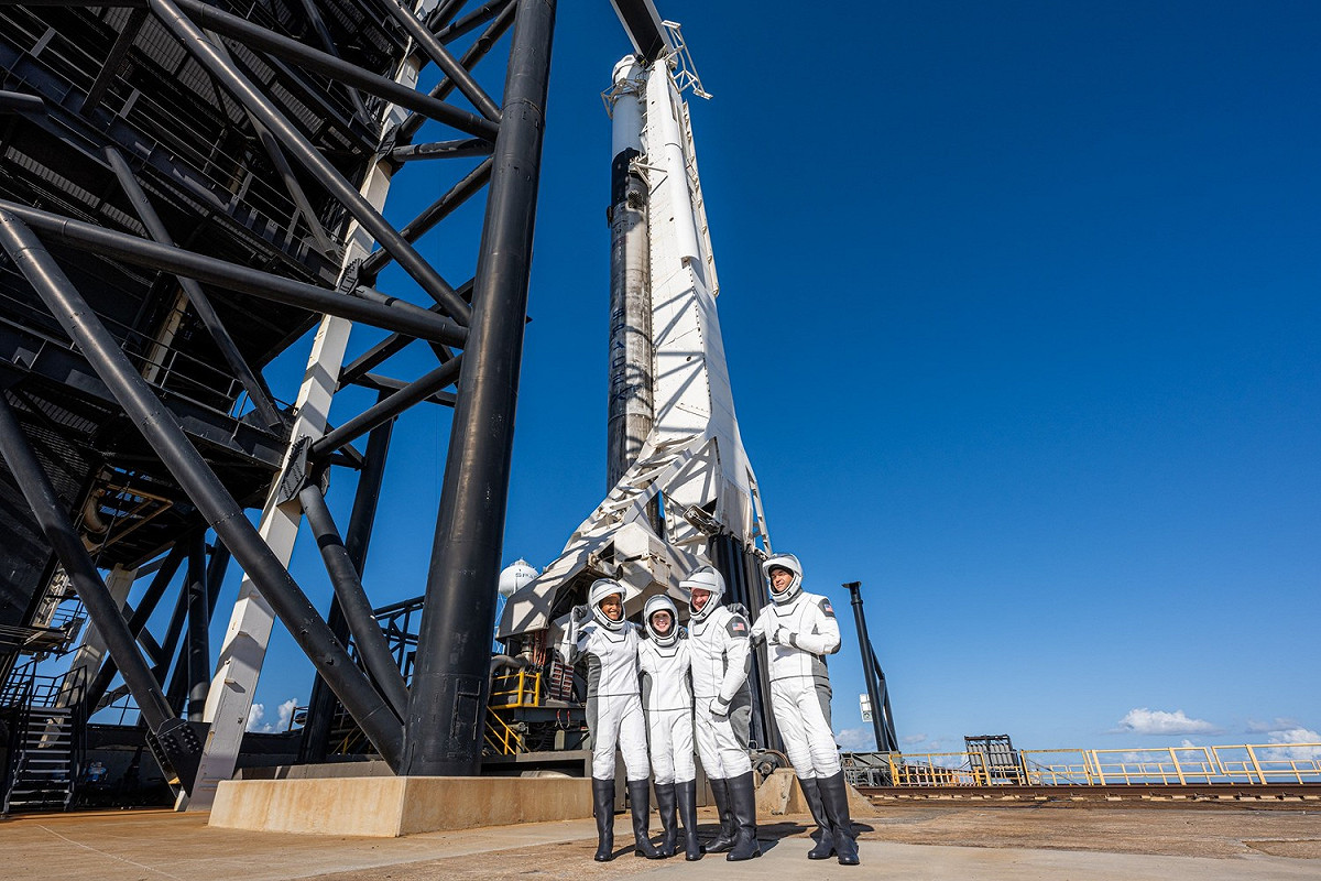 SpaceX成功進行首次全平民乘客的太空旅行，4位成員已順利進入軌道運行。 圖：翻攝自SpaceX推特