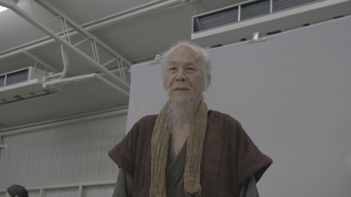 龍劭華原本將演出《臺灣三部曲》，擔任重要角色，劇組更曝光了當時的定裝照。 圖：翻攝自《臺灣三部曲》臉書