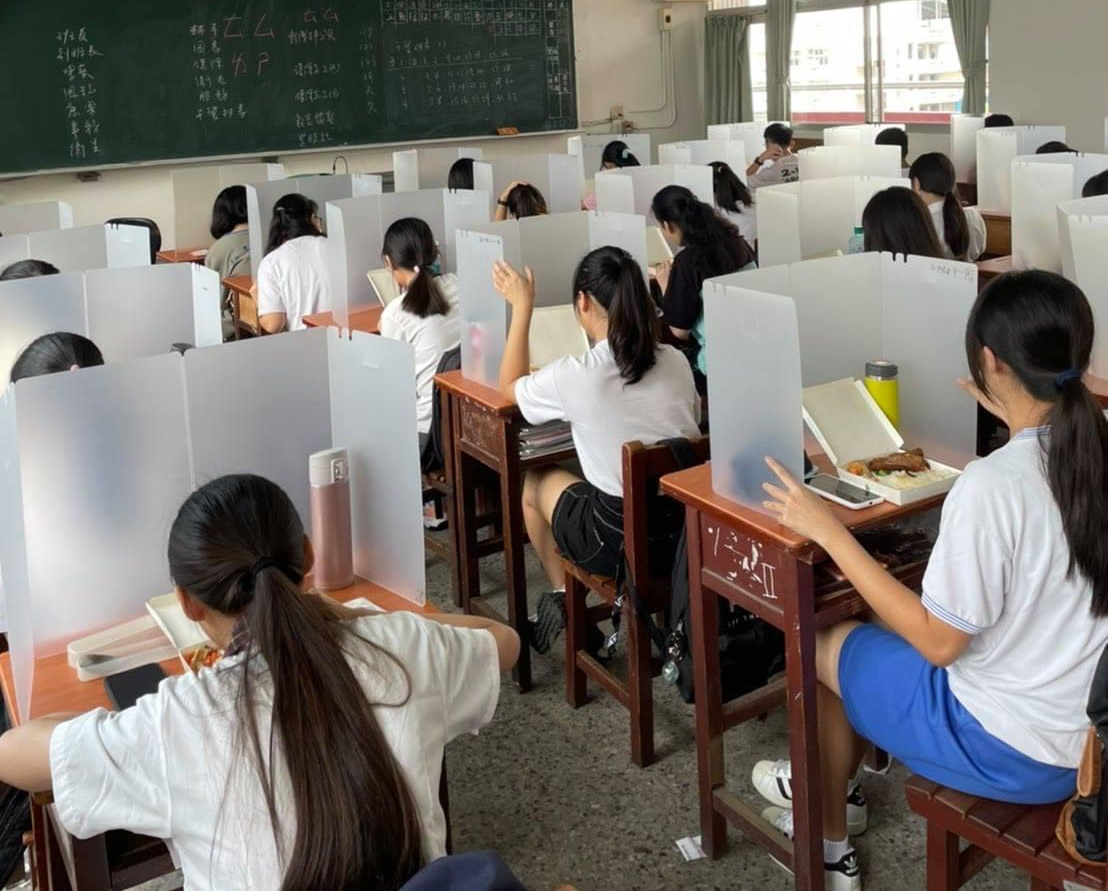 台中市學生接種BNT疫苗意願書已全數完成回收，有意接種疫苗的學生比率達94.42% 。 台中市政府/提供