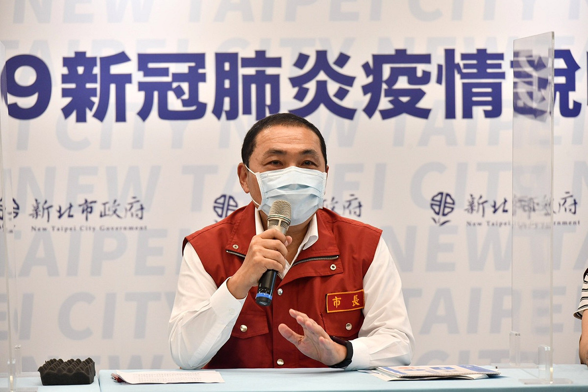 侯友宜說明新北加倍券可望帶動200億元商機，重振新北市的庶民經濟。 圖：新北市政府提供