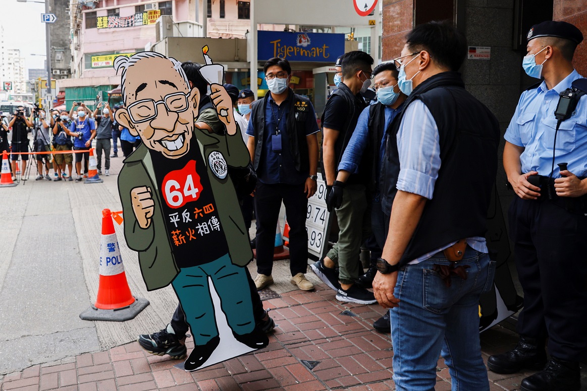 香港支聯會的六四紀念館先是遭到港府強迫關閉，之後又被香港警察抄家，沒收紀念六四的相關物品，連幹部也被逮捕。 圖：達志影像/路透社