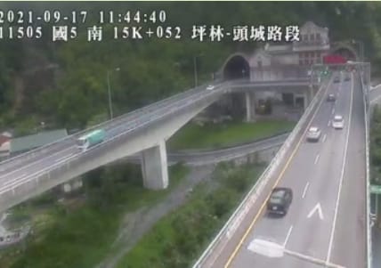 國5坪林到頭城路段已出現壅塞，時速僅47公里。 圖：翻攝自高公局即時路況