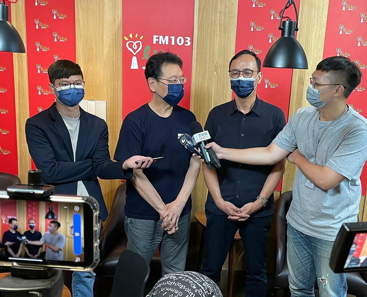 國民黨主席候選人朱立倫接受中廣董事長趙少康專訪。 圖：朱立倫辦公室/提供（資料照）