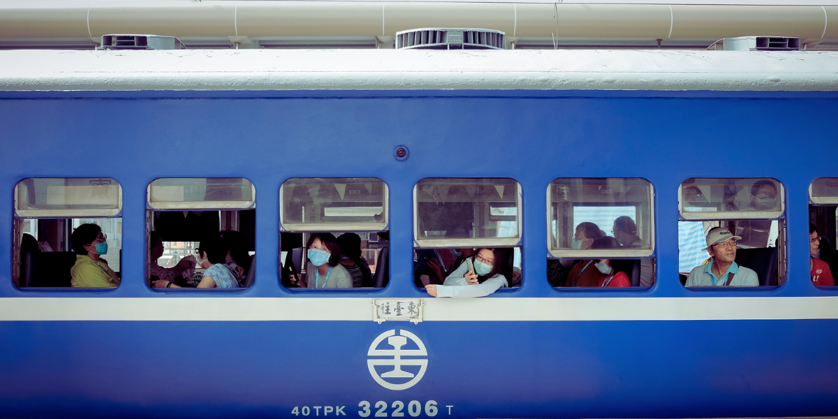 今年將有5個場次於「解憂藍皮火車」裡舉行。 圖：取自南國漫讀節臉書