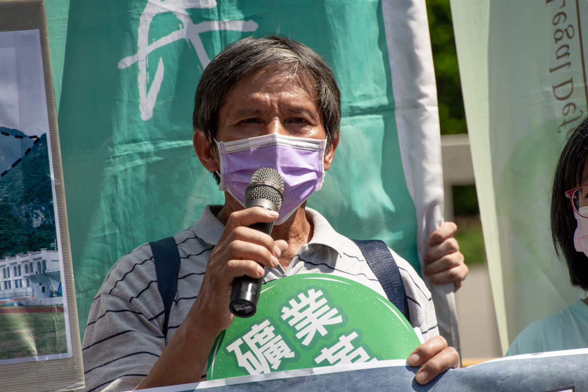 反亞泥還我傳統領域自救會會長田明正指出，判決雖然贏了，但亞泥可以繼續挖礦。 圖：地球公民基金會提供