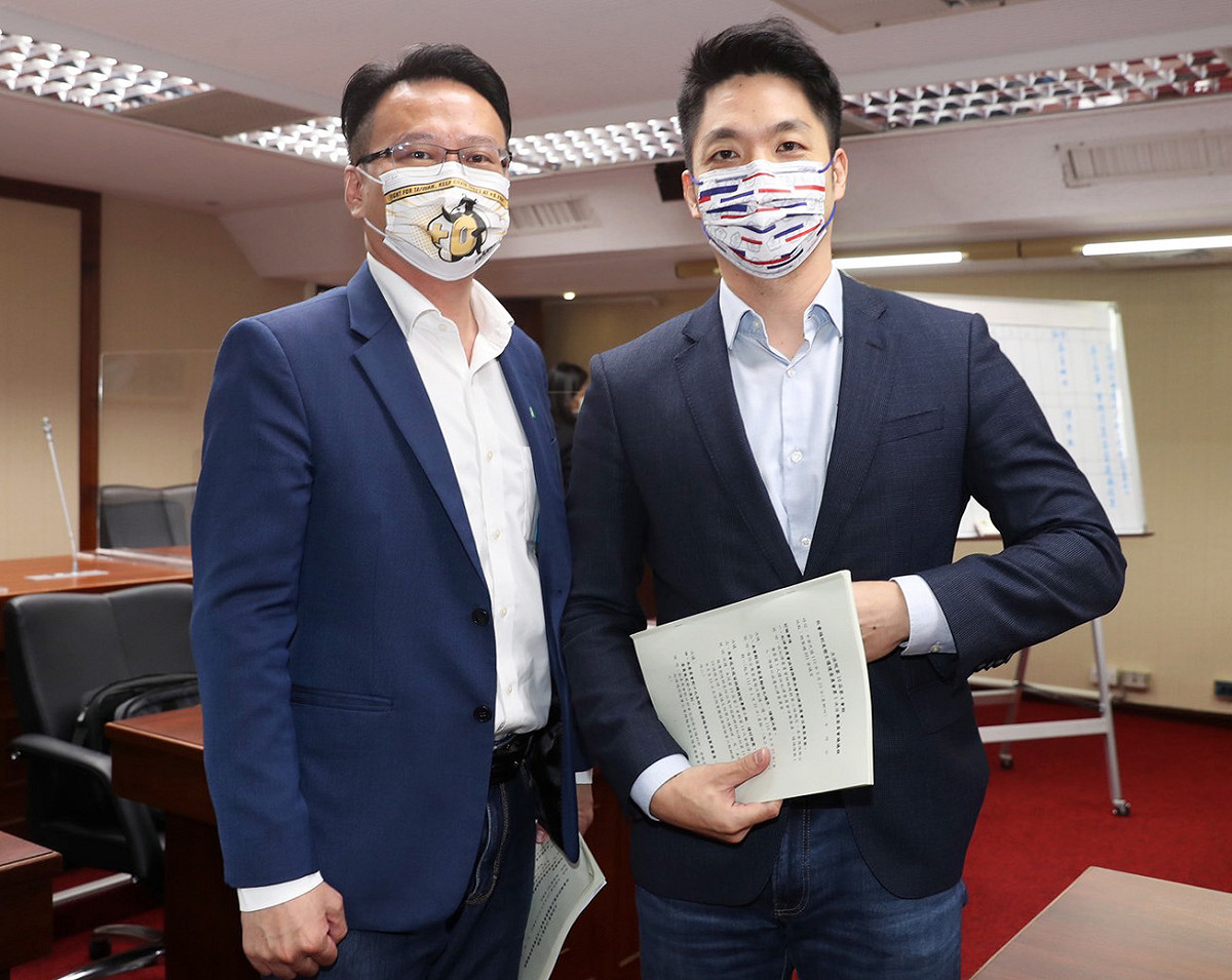 莊競程（左）與蔣萬安同時當選立法院新會期社福環衛召委。  立委莊競程/提供