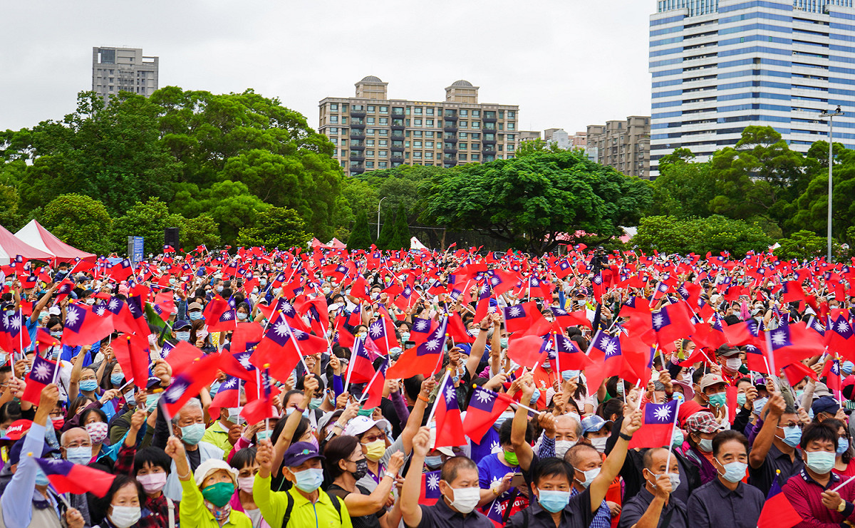 林口區公所每年都吸引萬人於國慶日現場一同升旗。 圖：林口區公所提供