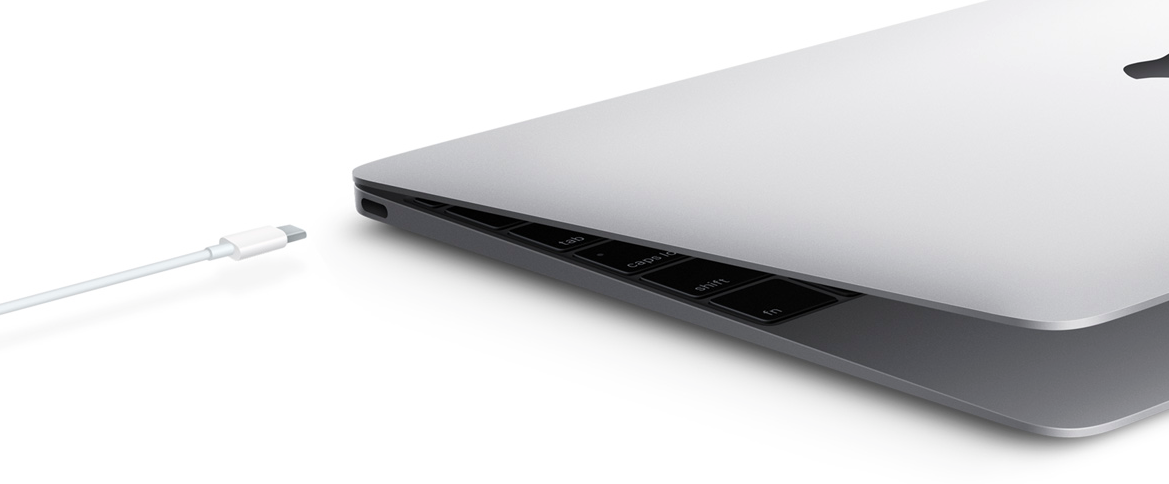 巴西跟進歐盟，制定統一充電規格USB-C法案，在2024年7月1日生效。(圖為MacBook和USB-C線)