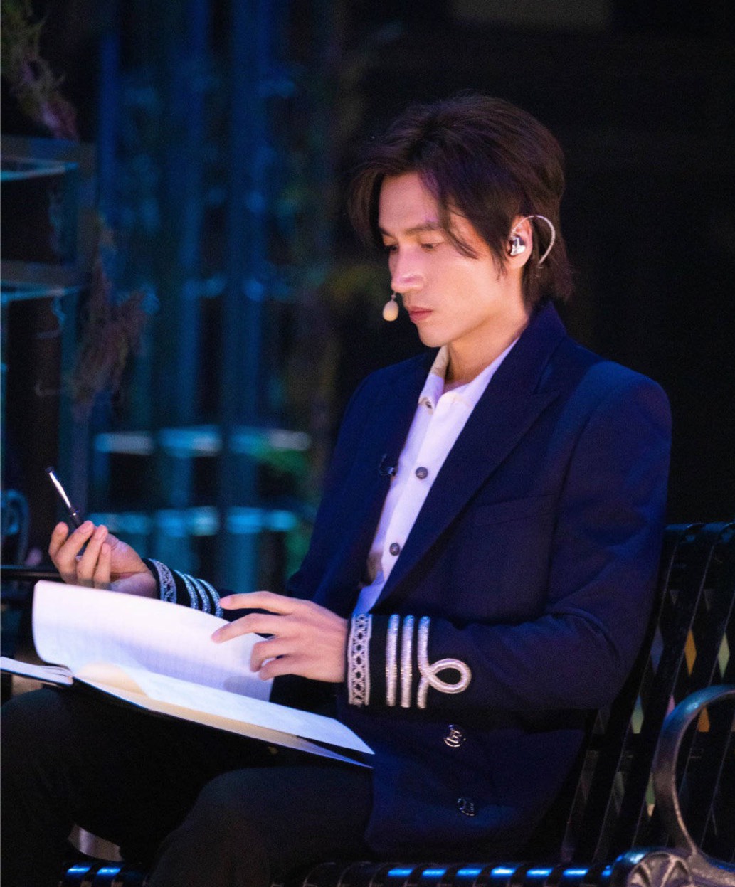 言承旭近日在《披荊斬棘的哥哥》中的第3次公演上和林志炫等人合唱《偶然》。 圖：翻攝自微博