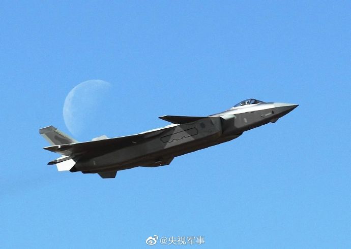中國解放軍「殲-20」。 圖：翻攝自央視軍事微博