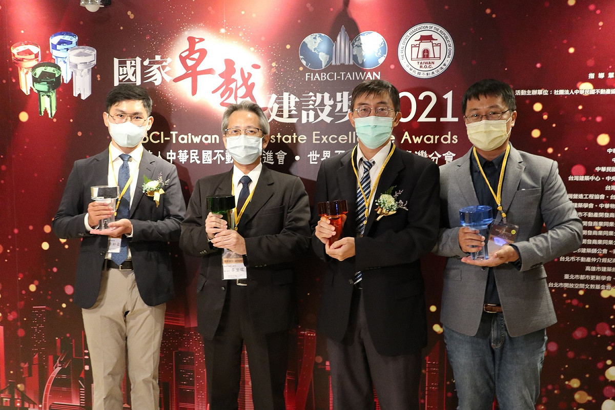 「2021國家卓越建設獎」日前頒獎，桃園市獲得2項卓越獎及5項特別獎最高榮譽。 圖：桃園市政府/提供