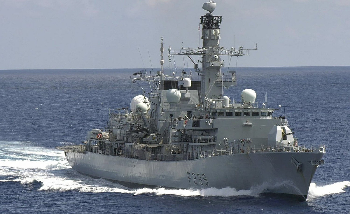 英國皇家海軍里契蒙號巡防艦今天凌晨高調在推特發出消息，表示正通過台灣海峽，要前往訪問越南。 圖：翻攝自里契蒙號推特